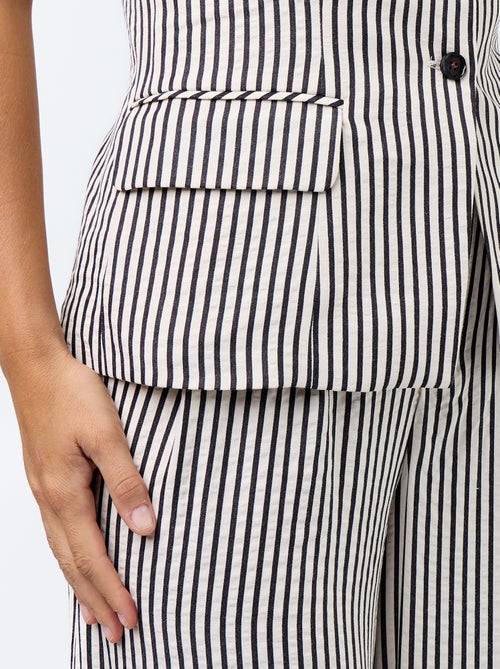 Top estilo colete sem mangas - Kiabi