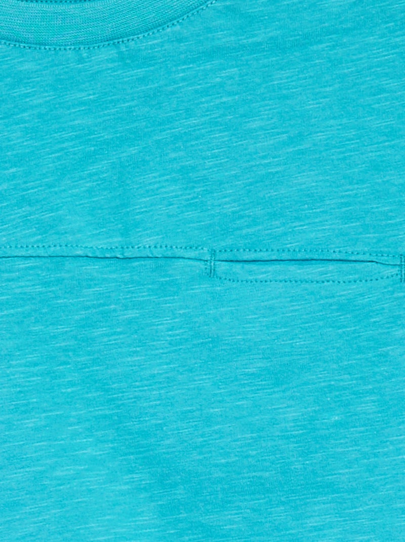 Top estilo largo com recorte frontal AZUL - Kiabi