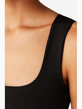 Top feminino com decote quadrado penti