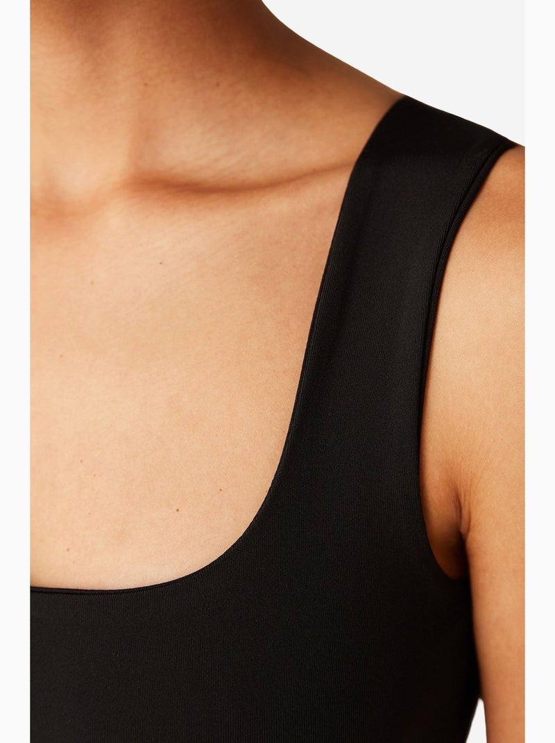 Top feminino com decote quadrado penti Preto - Kiabi