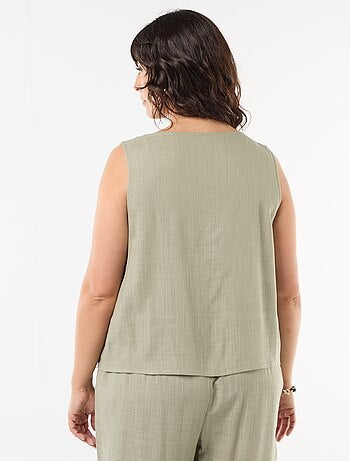 Top fluido em linho misto com detalhes dourados