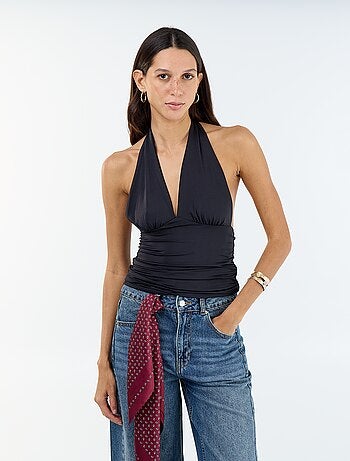 Top halter em tecido elástico