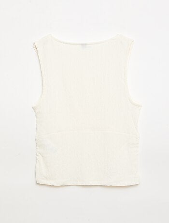 Top justo em tecido crepe