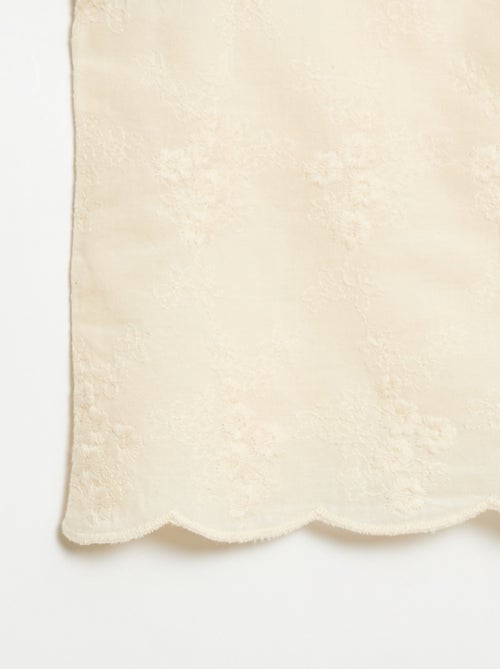 Top sem mangas com bordado all over - Kiabi