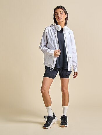 Top sem mangas com cavas oversize - (ekstract)