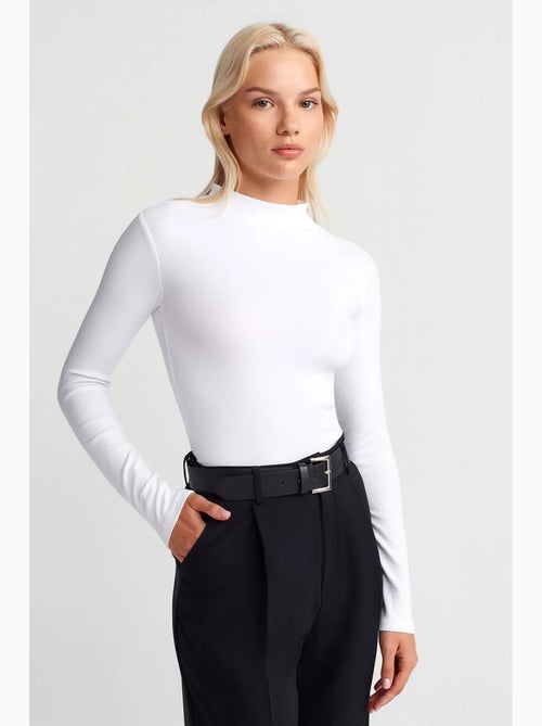 Top slim fit de manga comprida com meia gola alta dilvin - Kiabi Top slim fit de manga comprida com meia gola alta dilvin - Kiabi