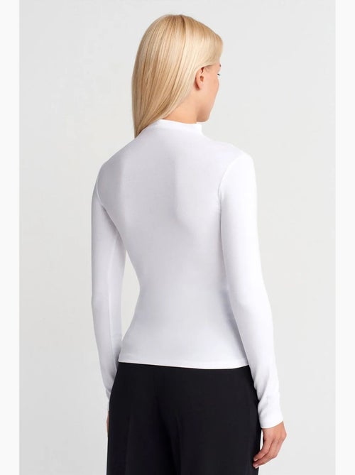 Top slim fit de manga comprida com meia gola alta dilvin - Kiabi Top slim fit de manga comprida com meia gola alta dilvin - Kiabi