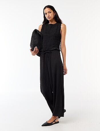 Top smockado sem mangas