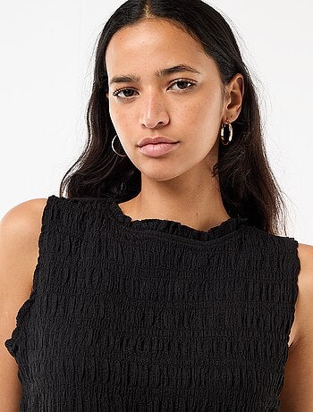 Top smockado sem mangas