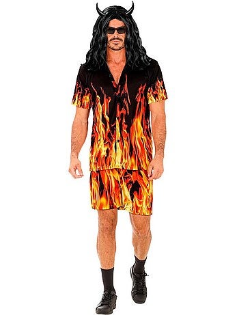 Traje ou roupa de festa de verão