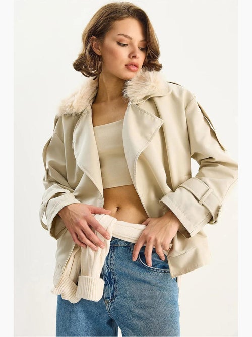 Trench coat com gola em pelo sintético lucci - Kiabi Trench coat com gola em pelo sintético lucci - Kiabi