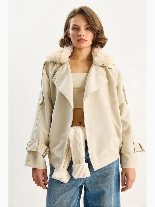 Trench coat com gola em pelo sintético lucci - Kiabi Trench coat com gola em pelo sintético lucci - Kiabi