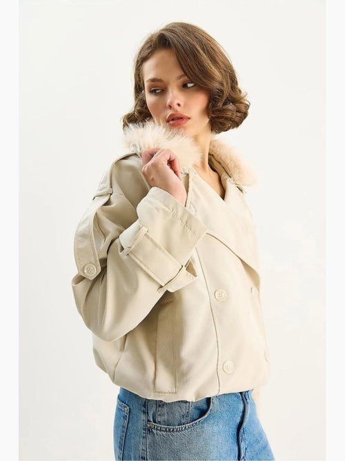 Trench coat com gola em pelo sintético lucci - Kiabi Trench coat com gola em pelo sintético lucci - Kiabi