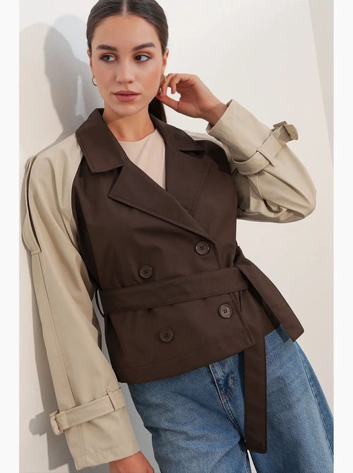 Trench coat curto com cinto bdart - Kiabi Trench coat curto com cinto bdart - Kiabi