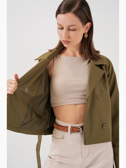 Trench coat curto com cinto bdart - Kiabi Trench coat curto com cinto bdart - Kiabi