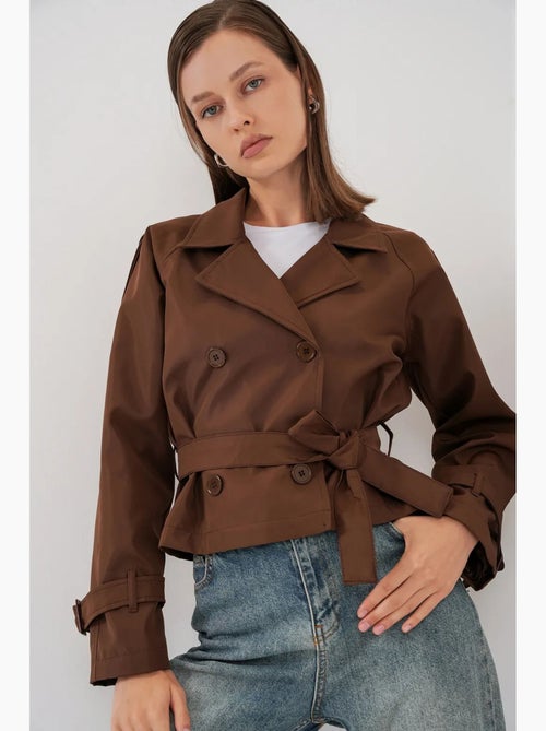 Trench coat curto com cinto bdart - Kiabi Trench coat curto com cinto bdart - Kiabi