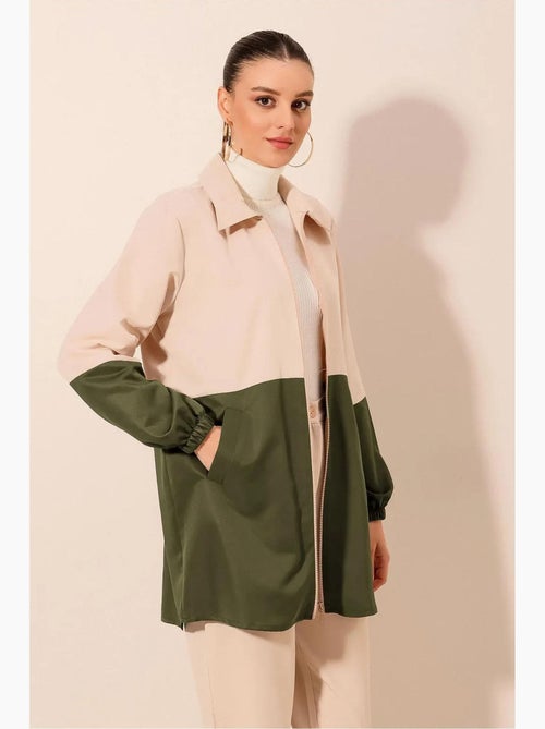 Trench coat em poliéster com blocos de cor bdart - Kiabi Trench coat em poliéster com blocos de cor bdart - Kiabi