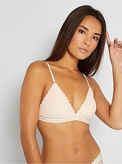 Triângulo almofadado com renda - Kiabi