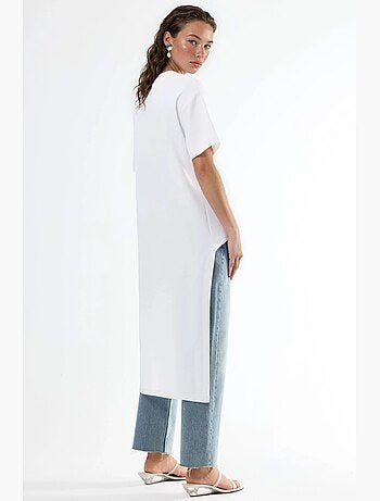 Túnica oversize com gola redonda e racha busem