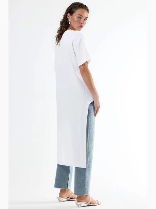 Túnica oversize com gola redonda e racha busem - Kiabi Túnica oversize com gola redonda e racha busem - Kiabi