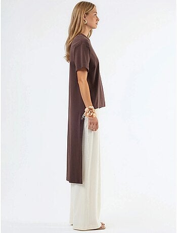 Túnica oversize com gola redonda e racha busem