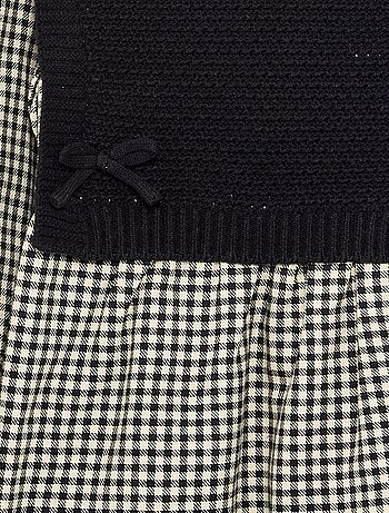 Vestido 2 em 1 com parte de cima em malha e parte de baixo em flanela