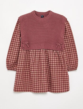 Vestido 2 em 1 com parte de cima em malha e parte de baixo em flanela