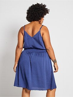 Vestido acetinado com cintura marcada - Kiabi