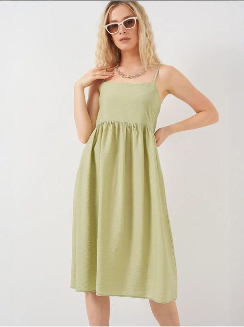 Vestido ayrobin com alças bdart - Kiabi Vestido ayrobin com alças bdart - Kiabi