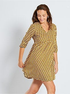 Vestido babydoll com estampado gráfico - Kiabi