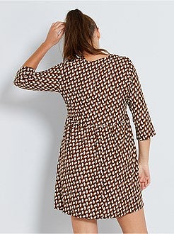 Vestido babydoll com estampado gráfico - Kiabi