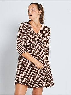 Vestido babydoll com estampado gráfico - Kiabi