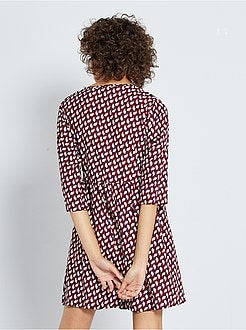 Vestido babydoll com estampado gráfico - Kiabi