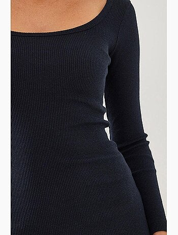 Vestido básico canelado com decote quadrado e manga comprida lucci