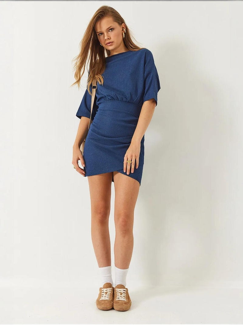 Vestido básico com cintura elástica, mangas morcego e saia sobrepeliz lucci Azul-marinho - Kiabi