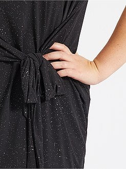 Vestido brilhante com cinto - Kiabi