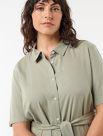 Vestido camisa de manga curta com cinto na cintura