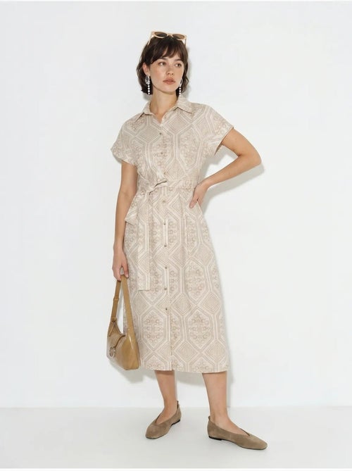 Vestido camisaria midi de algodão geométrico com cinto lucci - Kiabi Vestido camisaria midi de algodão geométrico com cinto lucci - Kiabi
