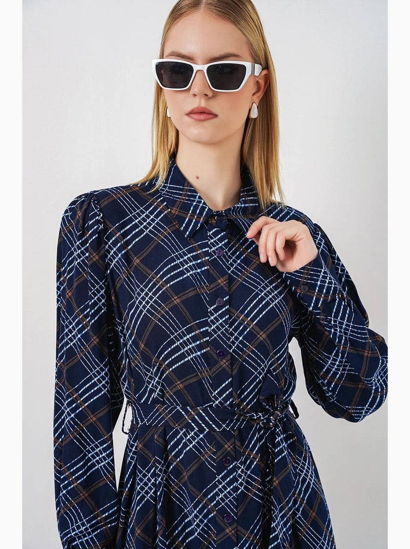 Vestido camiseiro midi aos quadrados com fecho de botões bdart Azul-marinho - Kiabi