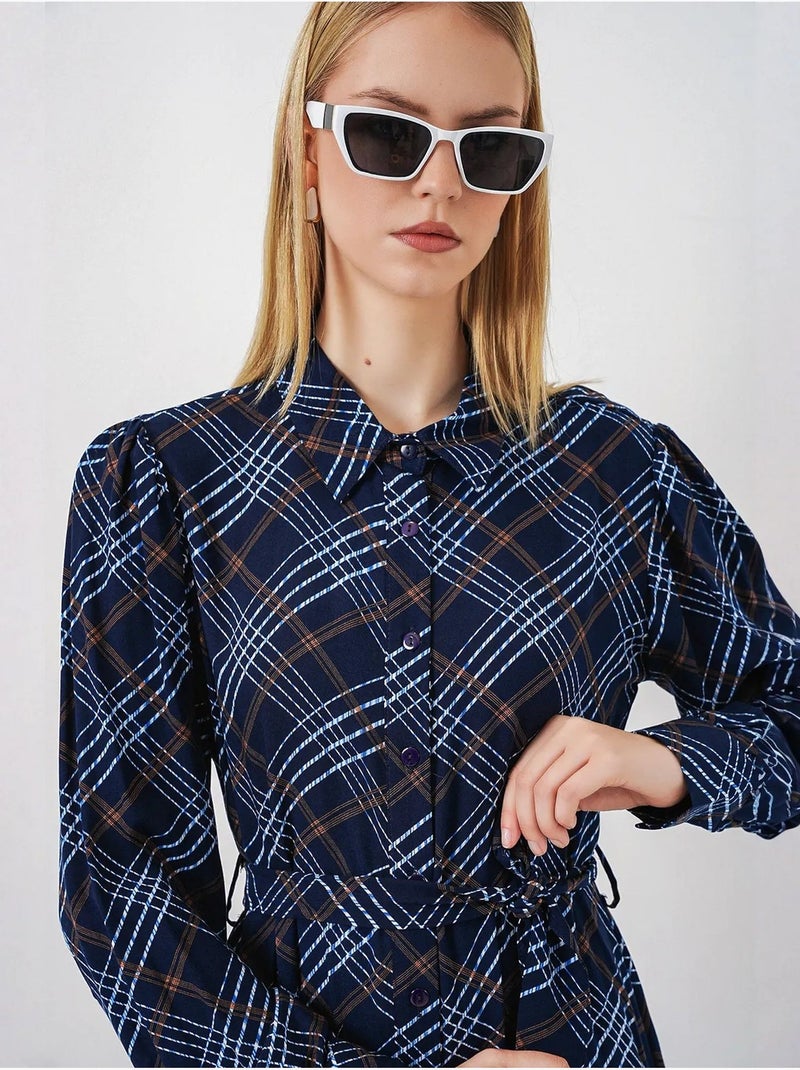 Vestido camiseiro midi aos quadrados com fecho de botões bdart Azul-marinho - Kiabi