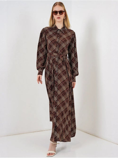Vestido camiseiro midi aos quadrados com fecho de botões bdart - Kiabi Vestido camiseiro midi aos quadrados com fecho de botões bdart - Kiabi