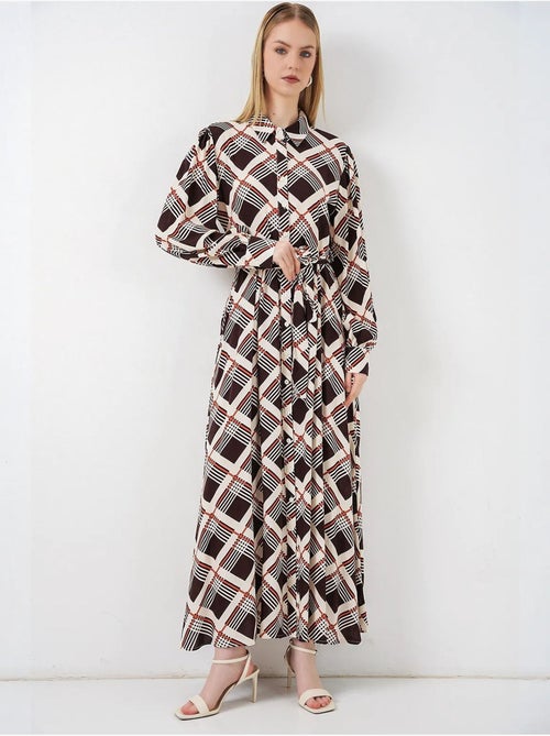 Vestido camiseiro midi aos quadrados com fecho de botões bdart - Kiabi Vestido camiseiro midi aos quadrados com fecho de botões bdart - Kiabi