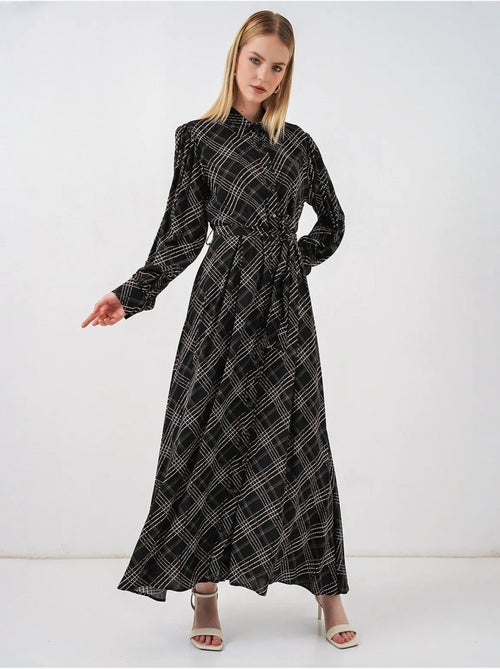 Vestido camiseiro midi aos quadrados com fecho de botões bdart - Kiabi Vestido camiseiro midi aos quadrados com fecho de botões bdart - Kiabi