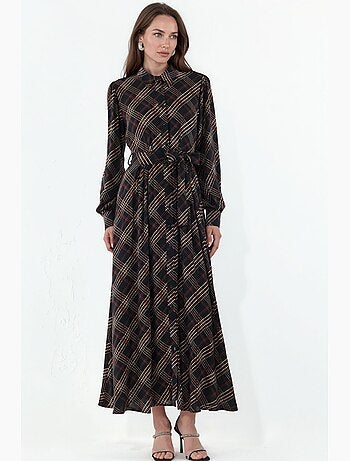 Vestido camiseiro midi aos quadrados com fecho de botões bdart