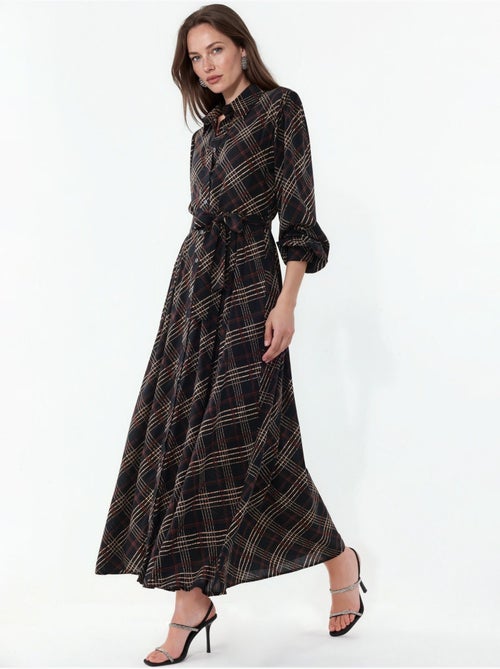 Vestido camiseiro midi aos quadrados com fecho de botões bdart - Kiabi Vestido camiseiro midi aos quadrados com fecho de botões bdart - Kiabi