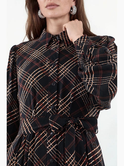 Vestido camiseiro midi aos quadrados com fecho de botões bdart - Kiabi Vestido camiseiro midi aos quadrados com fecho de botões bdart - Kiabi