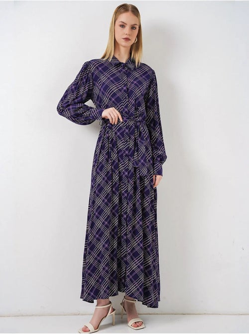 Vestido camiseiro midi aos quadrados com fecho de botões bdart - Kiabi Vestido camiseiro midi aos quadrados com fecho de botões bdart - Kiabi