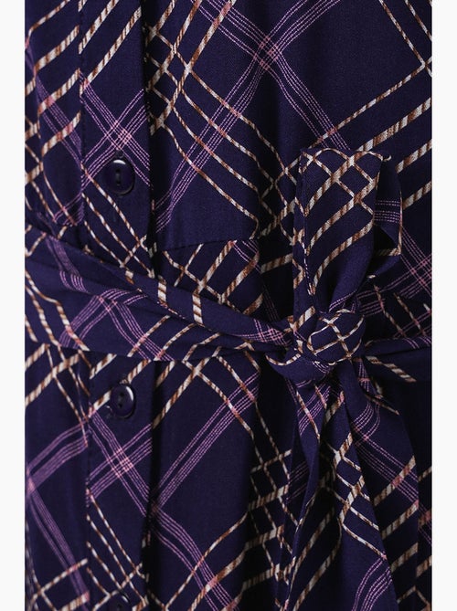 Vestido camiseiro midi aos quadrados com fecho de botões bdart - Kiabi Vestido camiseiro midi aos quadrados com fecho de botões bdart - Kiabi