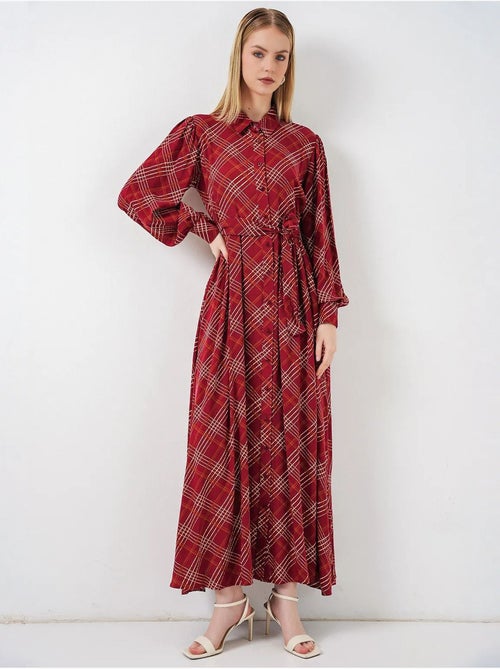 Vestido camiseiro midi aos quadrados com fecho de botões bdart - Kiabi Vestido camiseiro midi aos quadrados com fecho de botões bdart - Kiabi