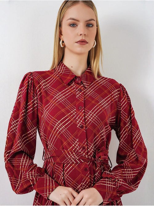 Vestido camiseiro midi aos quadrados com fecho de botões bdart - Kiabi Vestido camiseiro midi aos quadrados com fecho de botões bdart - Kiabi